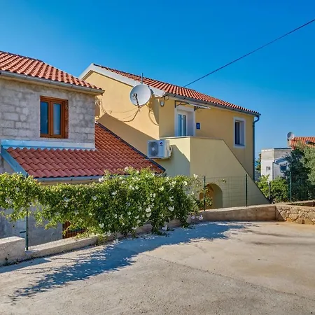 Tena * Veli Lošinj