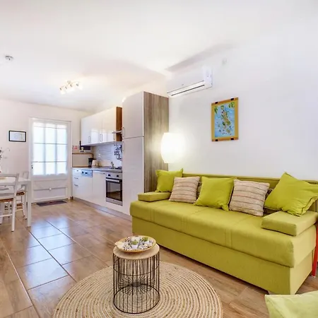 Tena Apartment